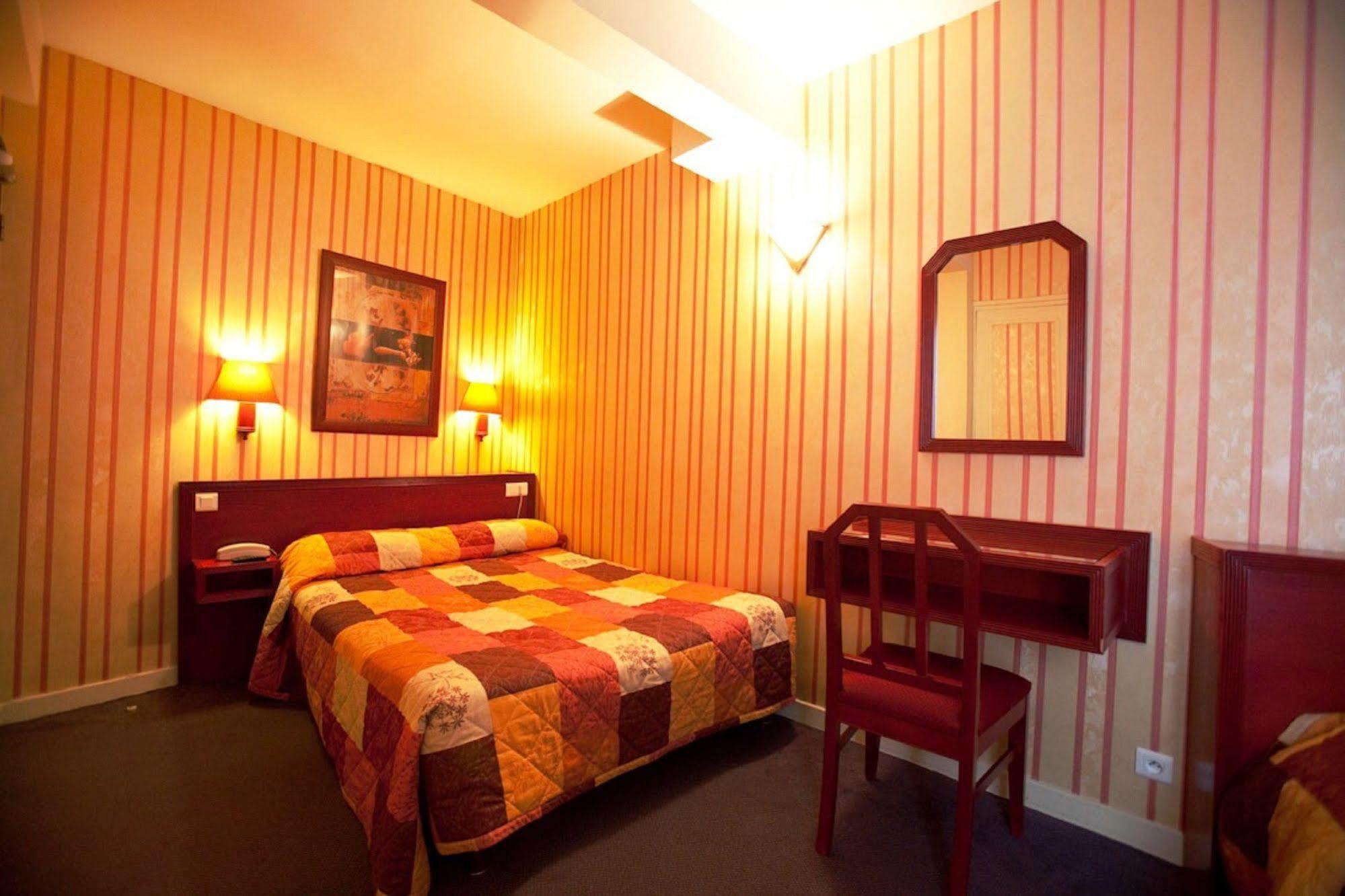 Maison Du Pre Paris Room photo